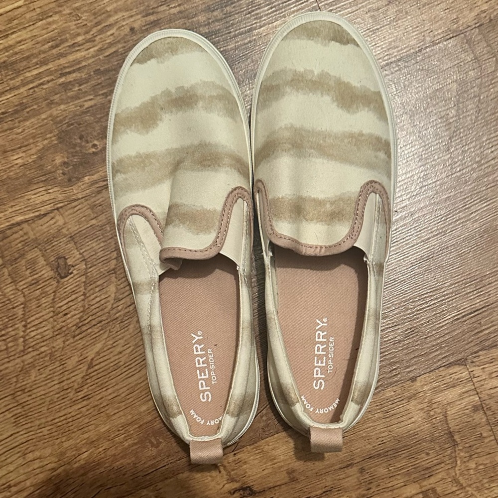 Sperry Women's, Crest Vibe Triple Sneaker, Size 7